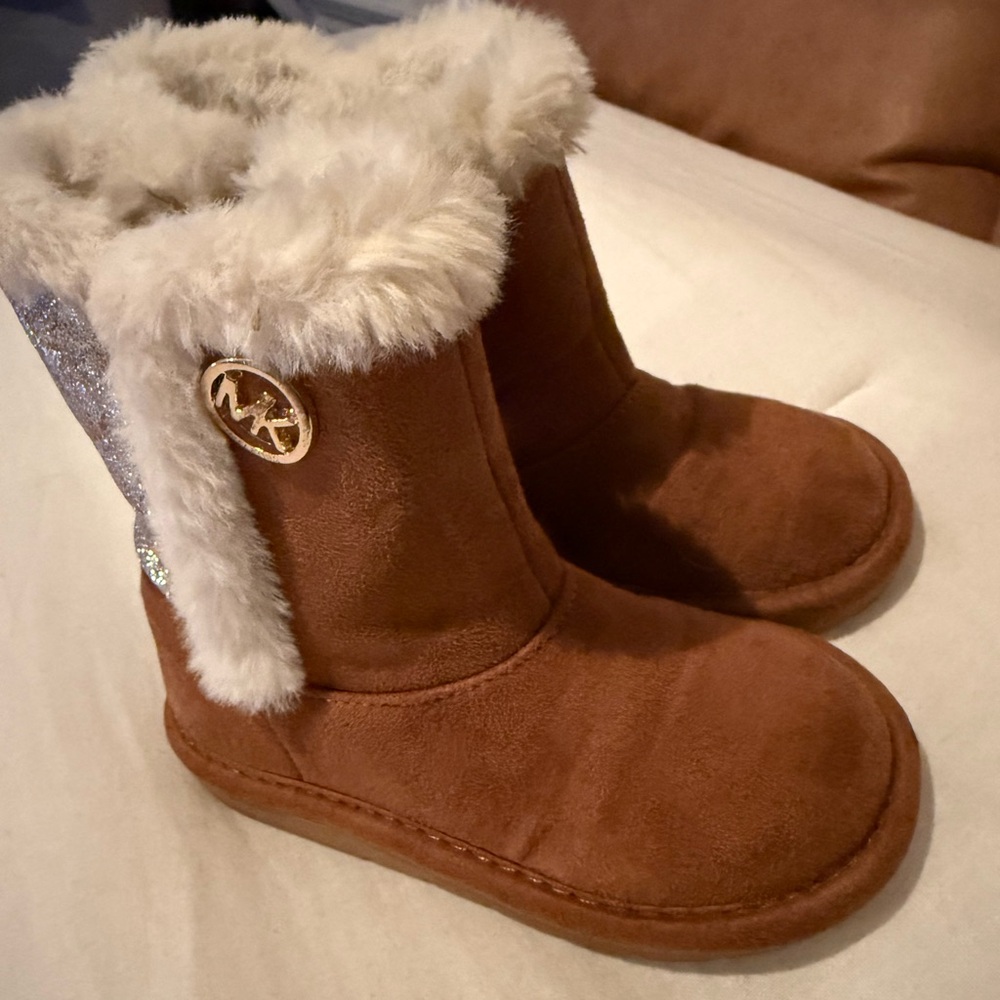 Michael Kors Toddler Girls boots size 7.